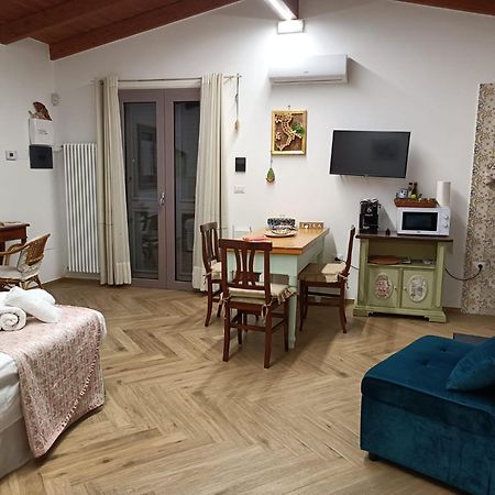 Apartamento La Casa Di Chia Trepuzzi Exterior foto
